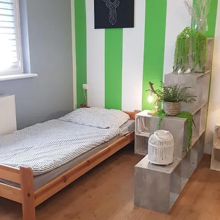 Rum i privatbostad Inosasino Z Basenem I Sauna *