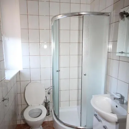 Rum i privatbostad Inosasino Z Basenem I Sauna